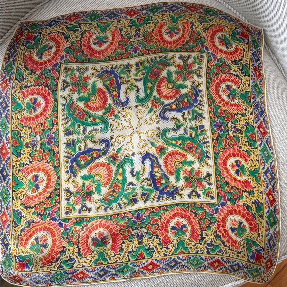 VTG Elegant Multicolor Paisley Hand-rolled Scarf Bandana VTG - Picture 4 of 14